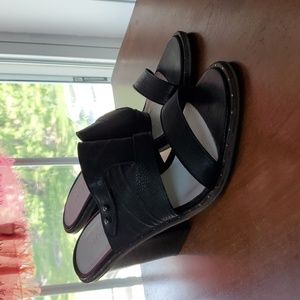 Like New Freda Salvador block heel slide 👠 👠 👠 Size 9 1/2